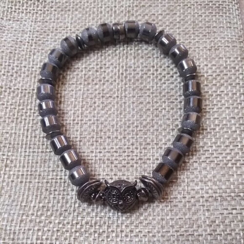 Owls! Bird Lovers! Monochromatic! Dark Gray! Gunmetal Stretch Bracelet